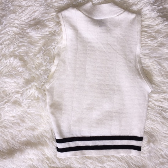 ๐งก NWT Turtle neck crop top - Picture 2 of 2